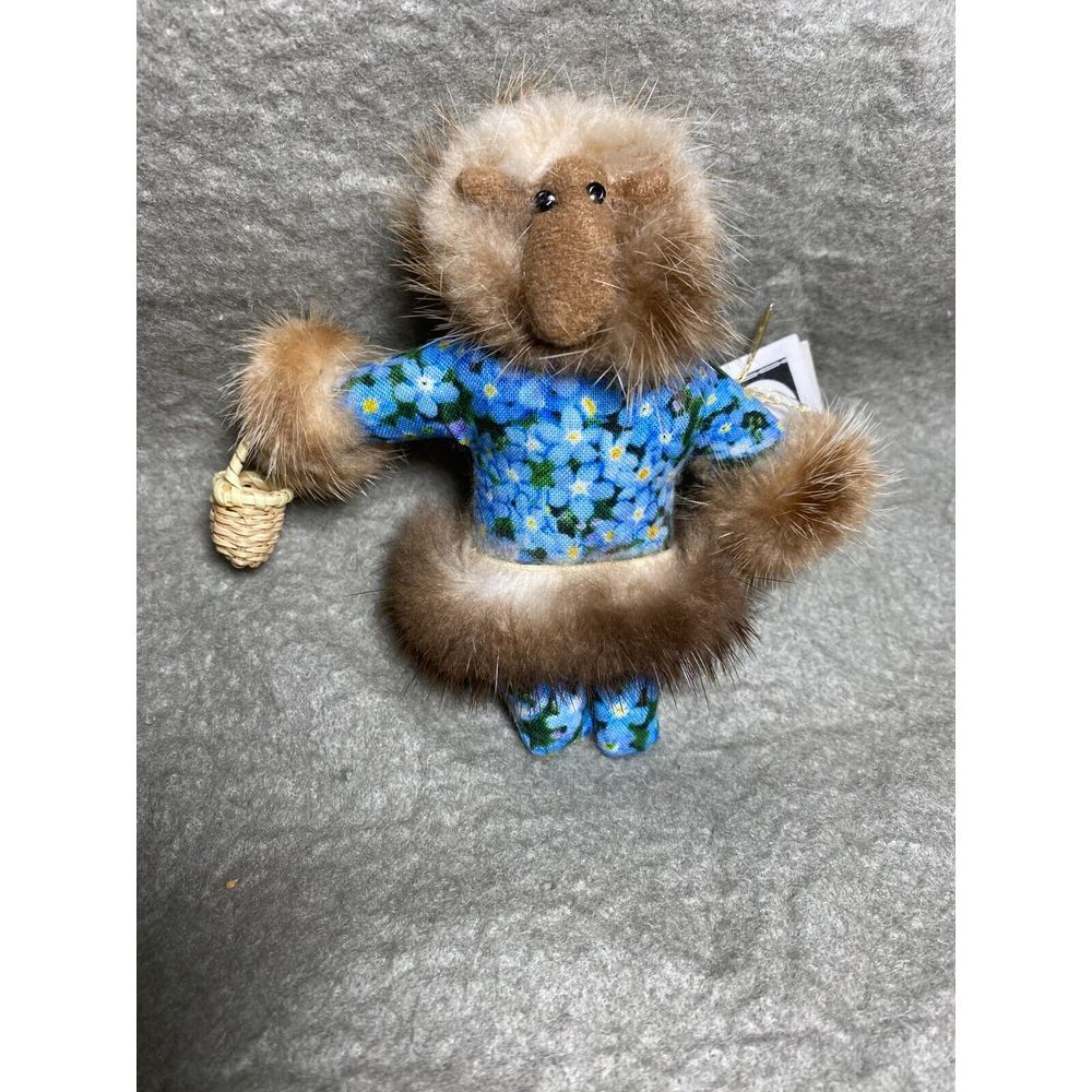 VINTAGE‎ 4 1/2 INCH CLOTH DOLL C. A. MUTH ALASKA  FUR TRIMMED OUTFIT